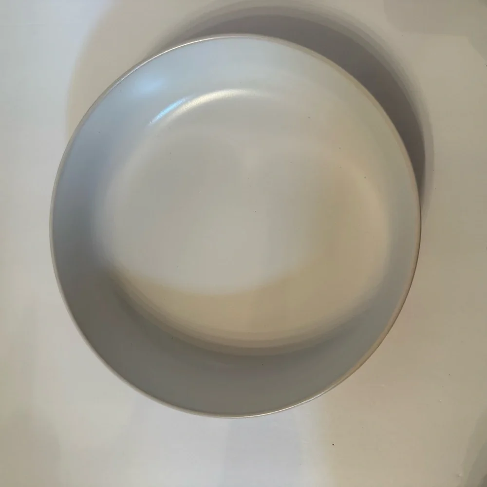 CRATE & BARREL WREN LOW BOWL WHITE MATTE NATURAL STONEWEAR SNOWFLAKE DESIGN HOME